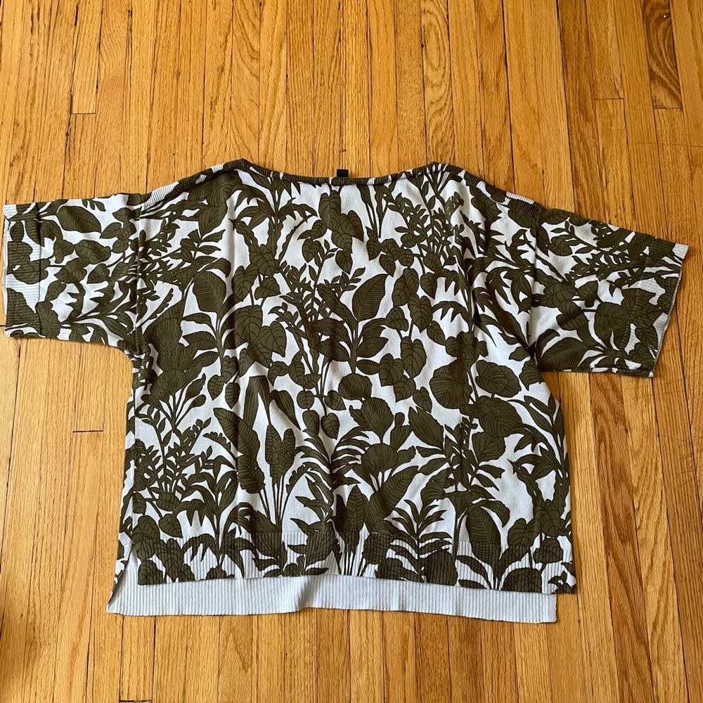 Ann taylor Floral Short Sleeve Sweater - L